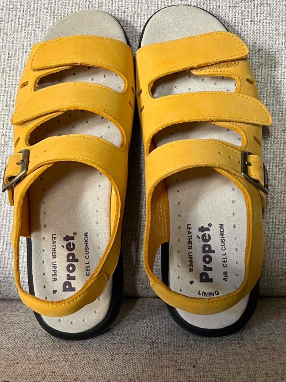 New Propet "Breeze" Sandal Leather Adjustable Straps Bright Butter Yellow Size 6